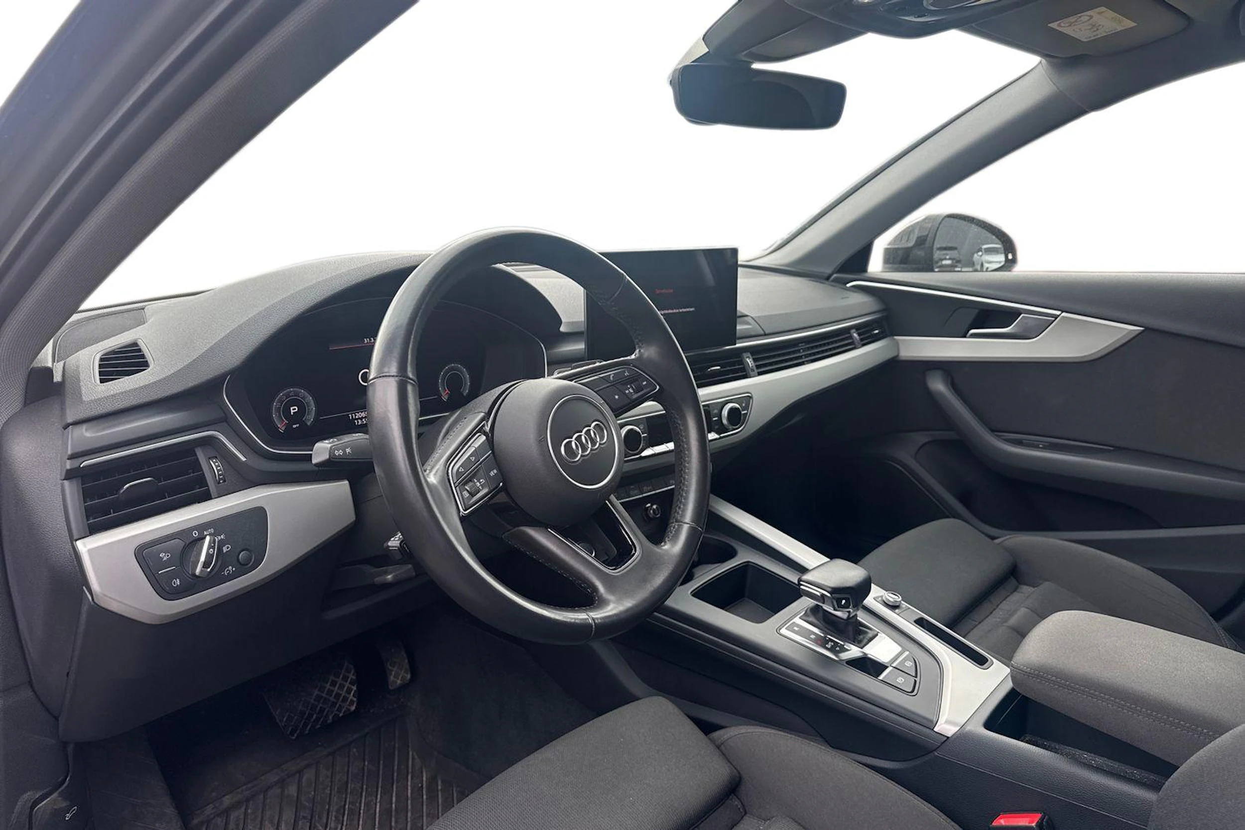 harmaa Audi A4 2020 kuva 3.