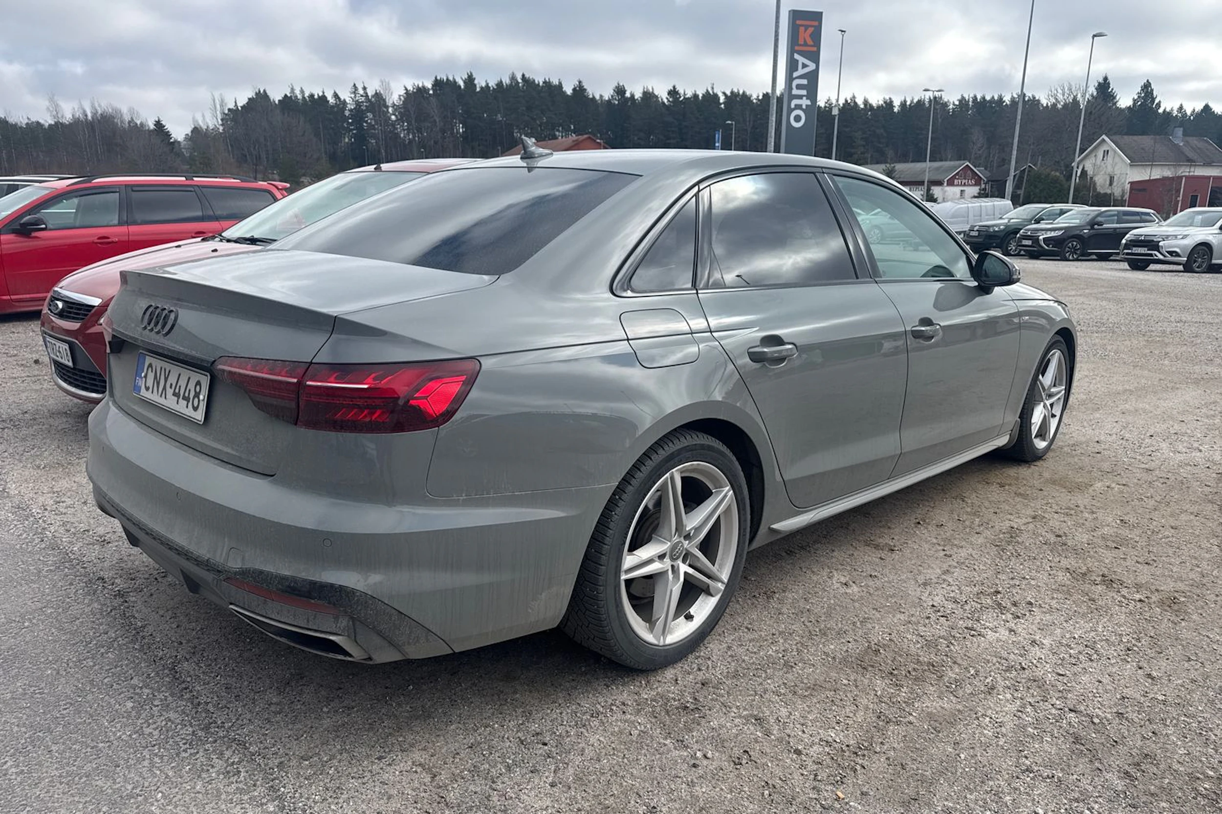 harmaa Audi A4 2020 kuva 4.