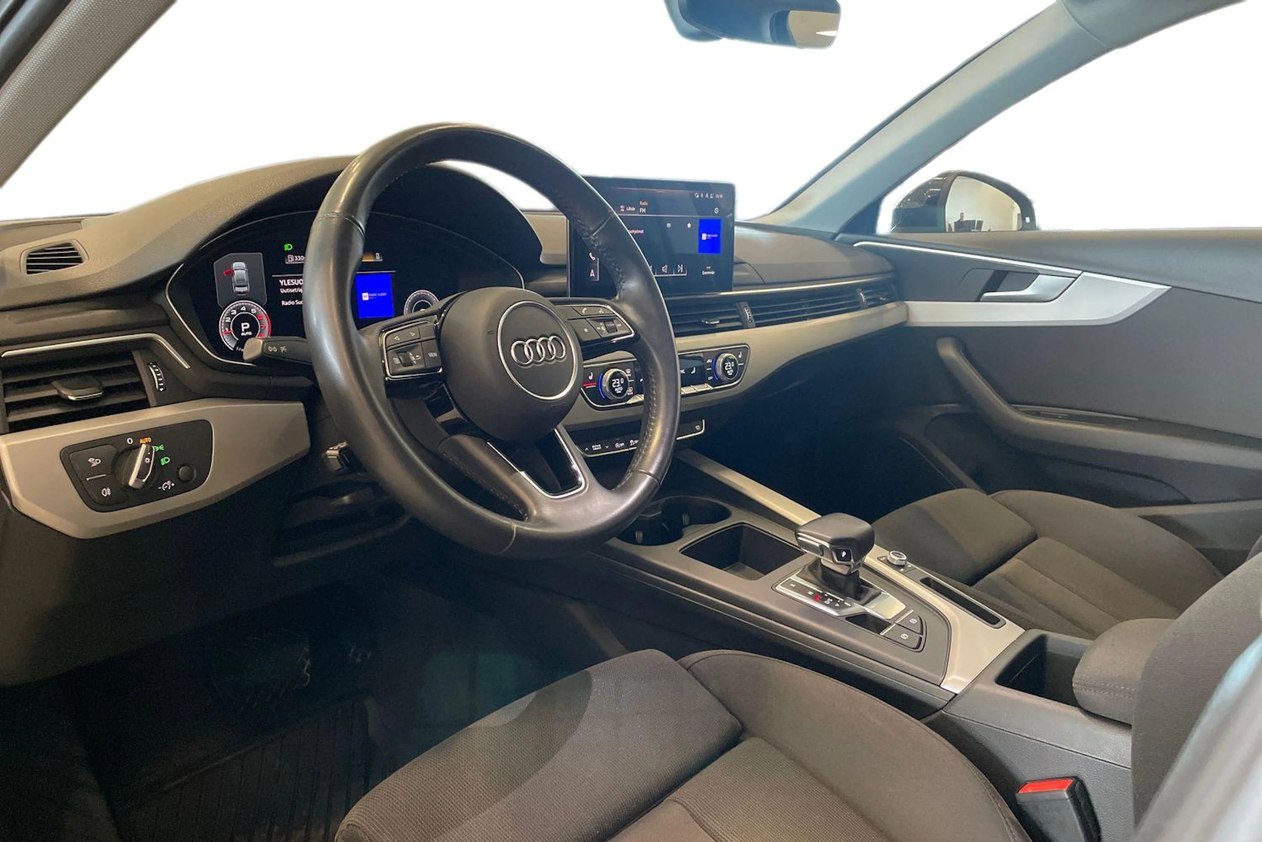 harmaa Audi A4 2020 kuva 6.