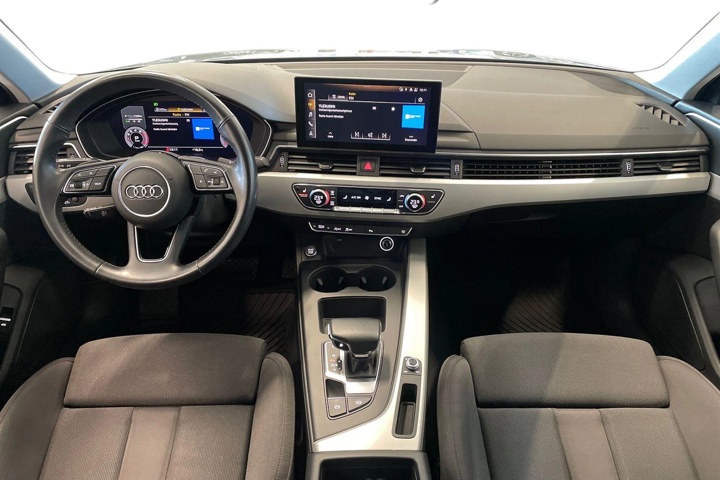 harmaa Audi A4 2020 kuva 7.