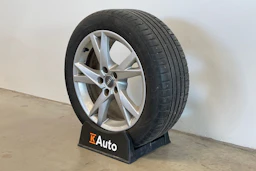 harmaa Audi A4 2020 kuva 10.