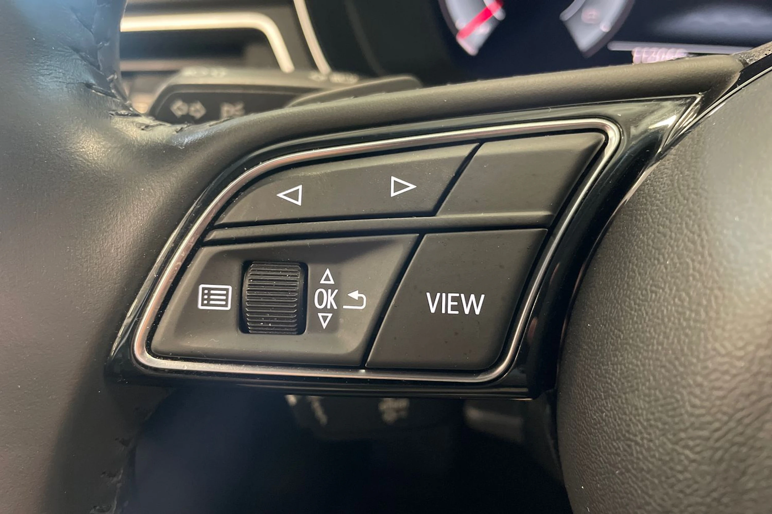 harmaa Audi A4 2020 kuva 14.