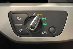 harmaa Audi A4 2020 kuva 16.