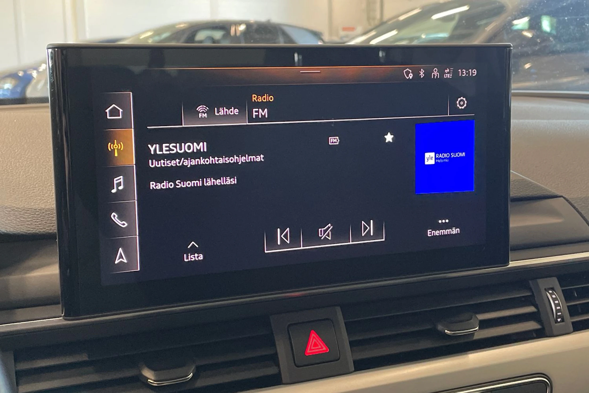 harmaa Audi A4 2020 kuva 18.