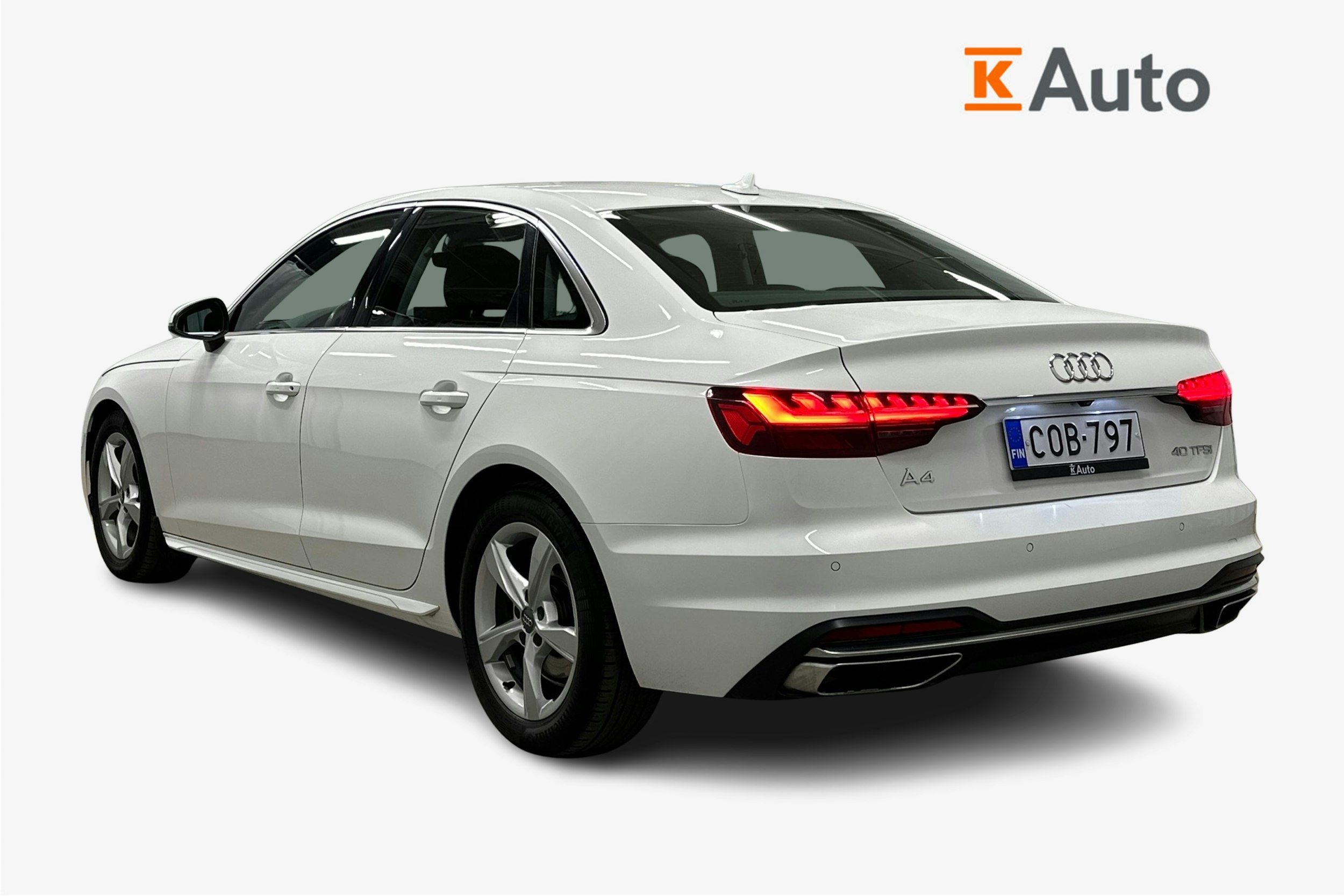 valkoinen Audi A4 2020 kuva 2.