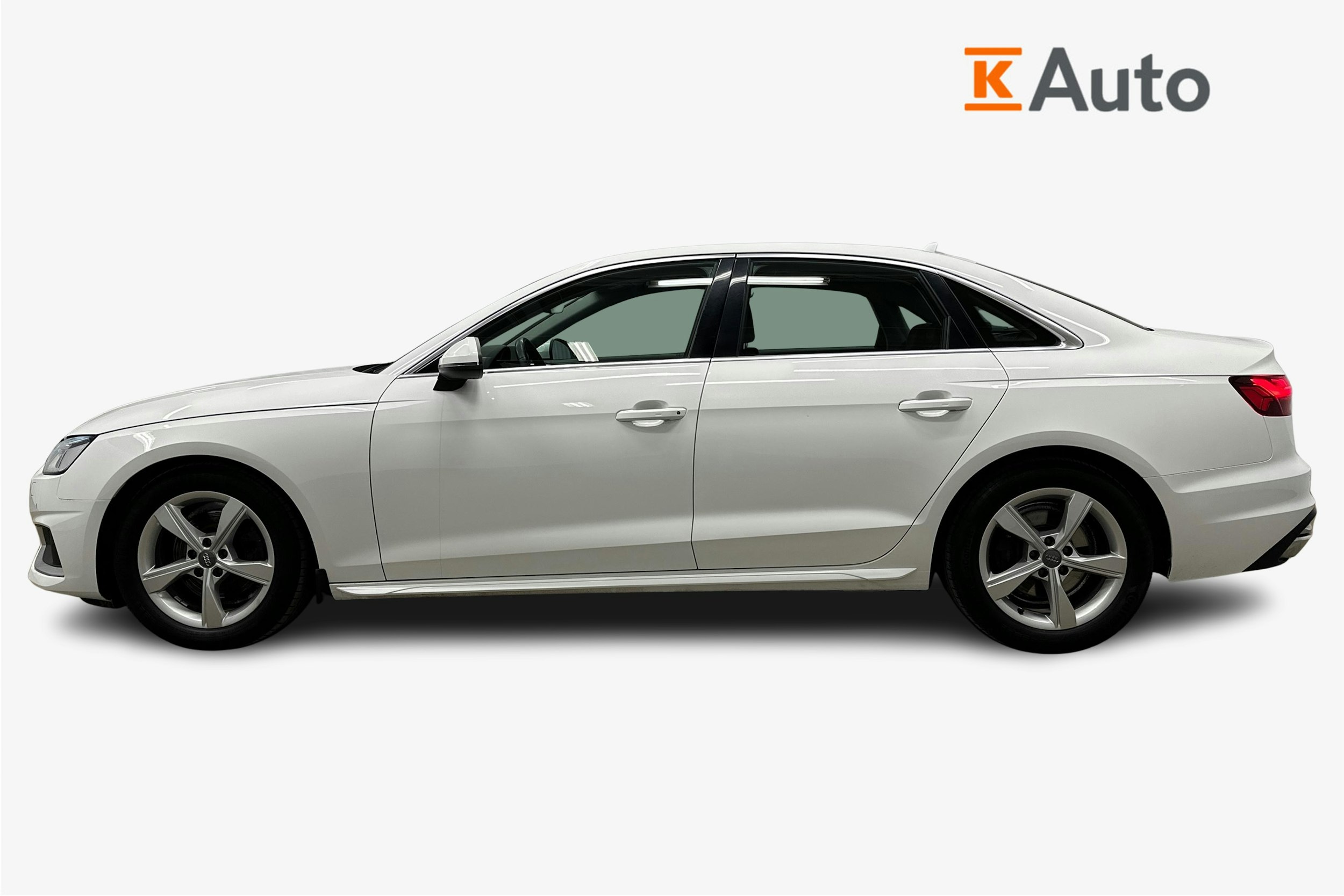 valkoinen Audi A4 2020 kuva 6.