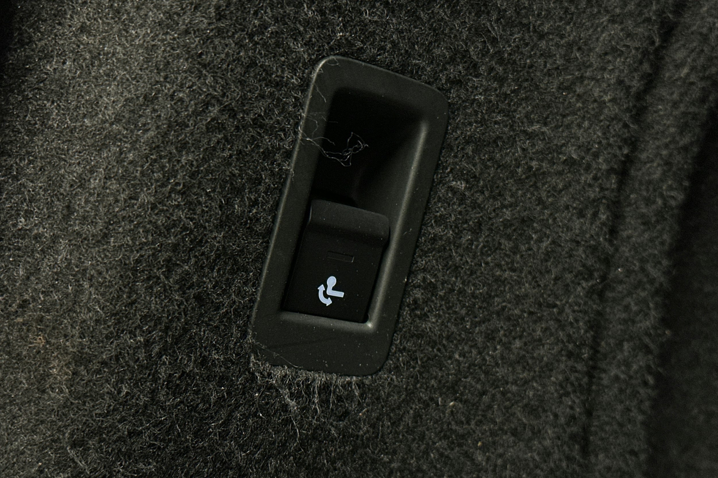 valkoinen Audi A4 2020 kuva 15.