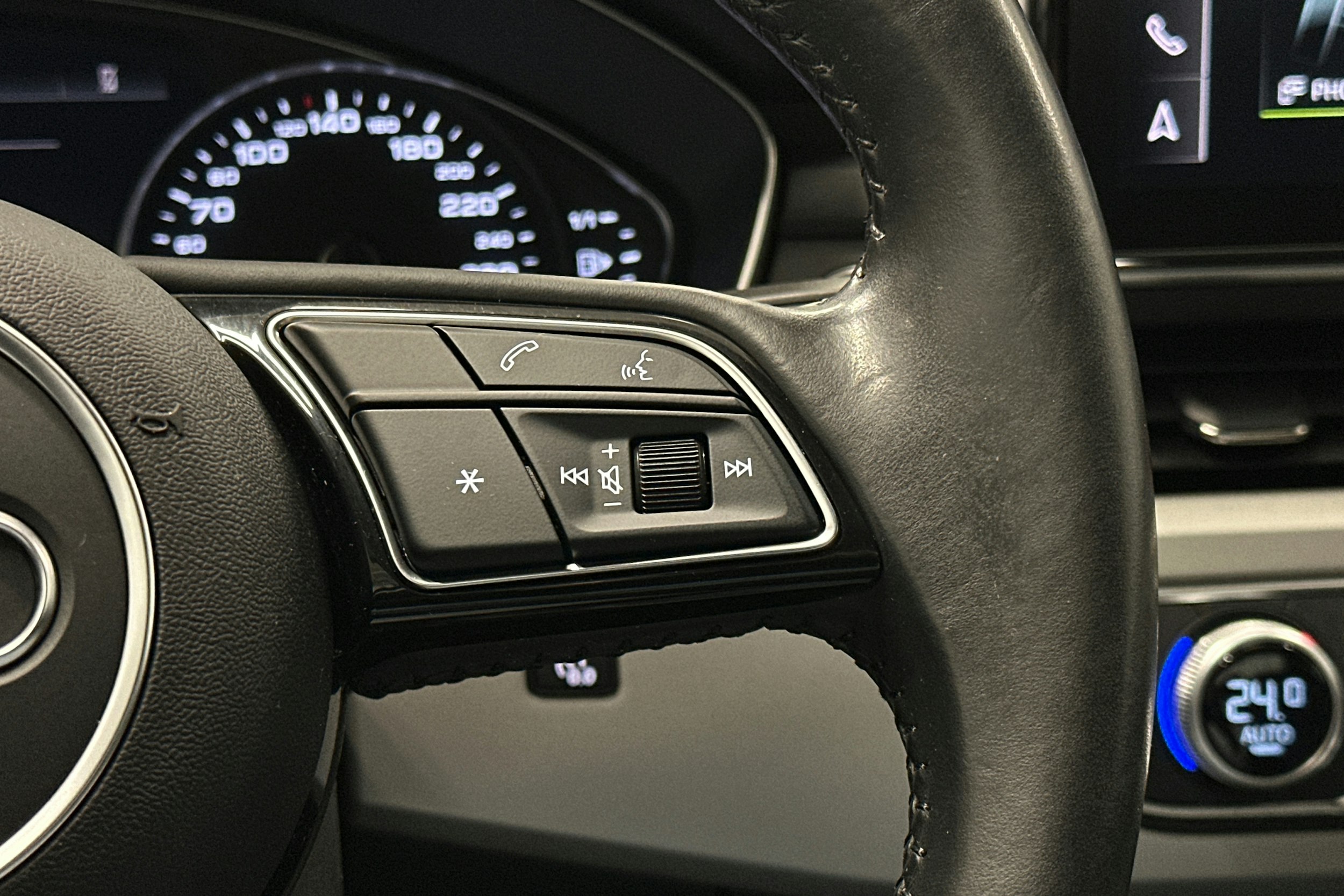 valkoinen Audi A4 2020 kuva 20.