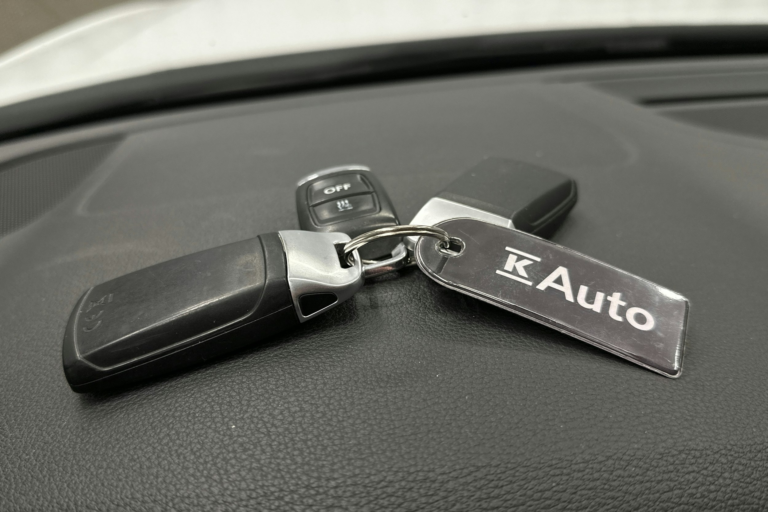 valkoinen Audi A4 2020 kuva 28.