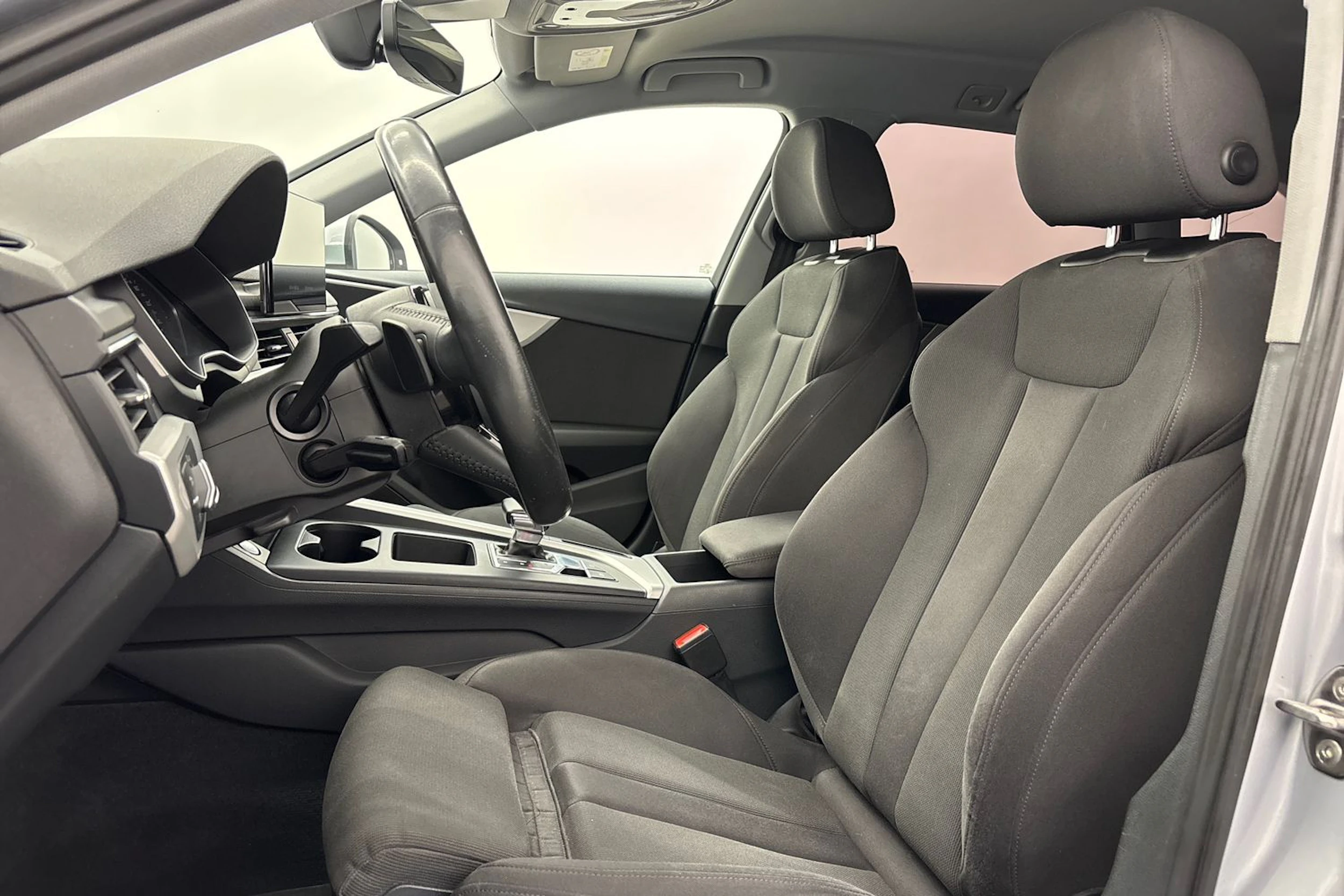 hopea Audi A4 2020 kuva 15.