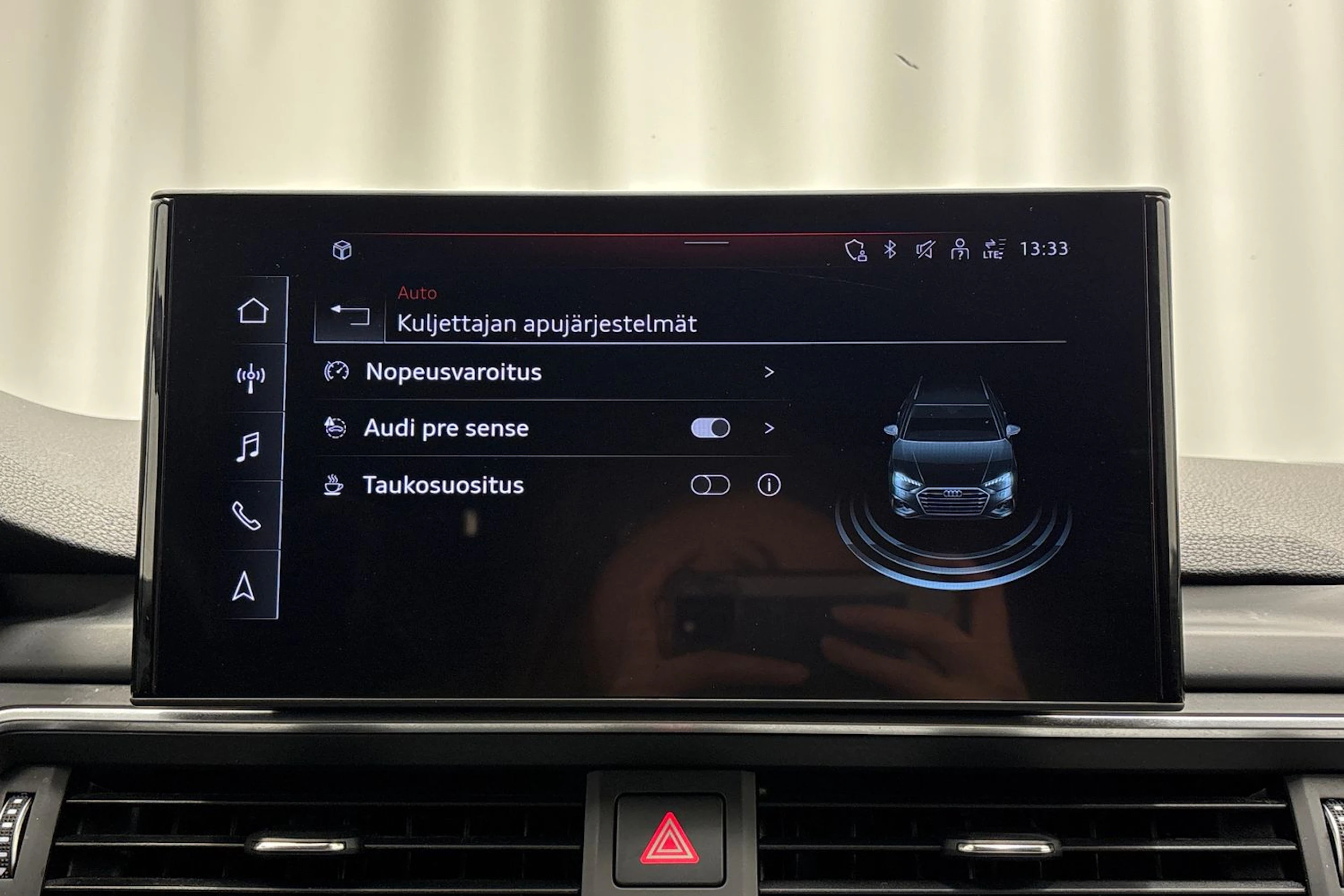 hopea Audi A4 2020 kuva 23.