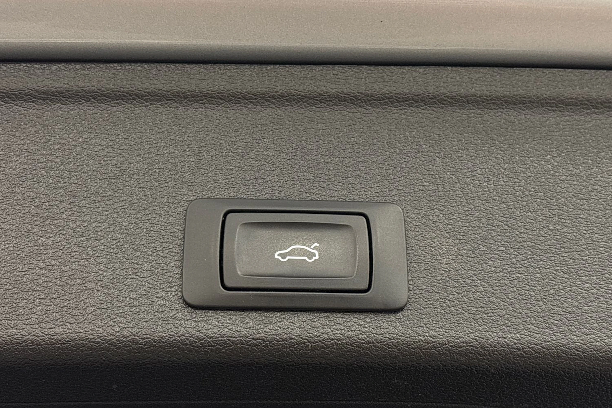 hopea Audi A4 2020 kuva 27.