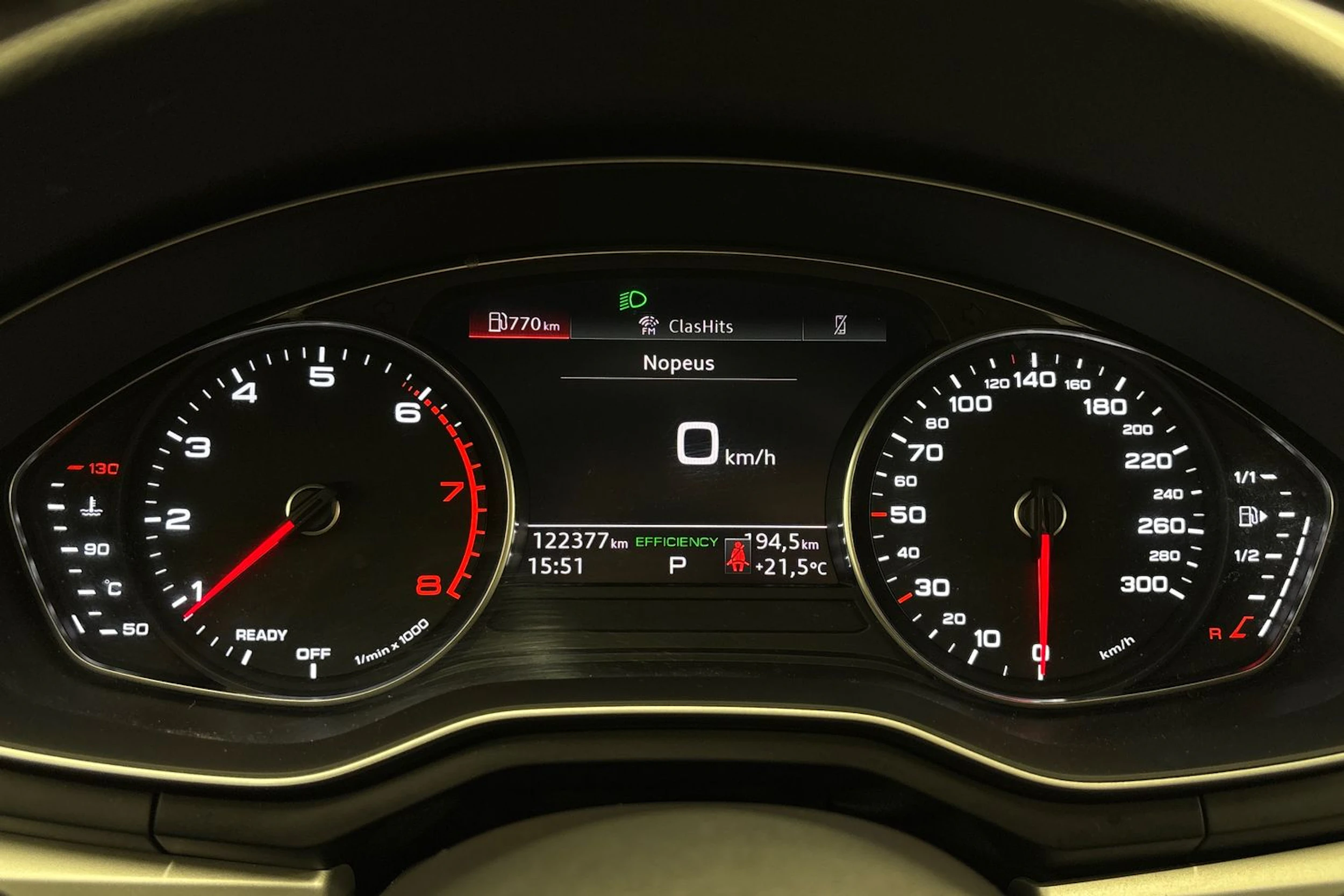 harmaa Audi A4 2020 kuva 16.