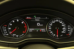 harmaa Audi A4 2020 kuva 16.