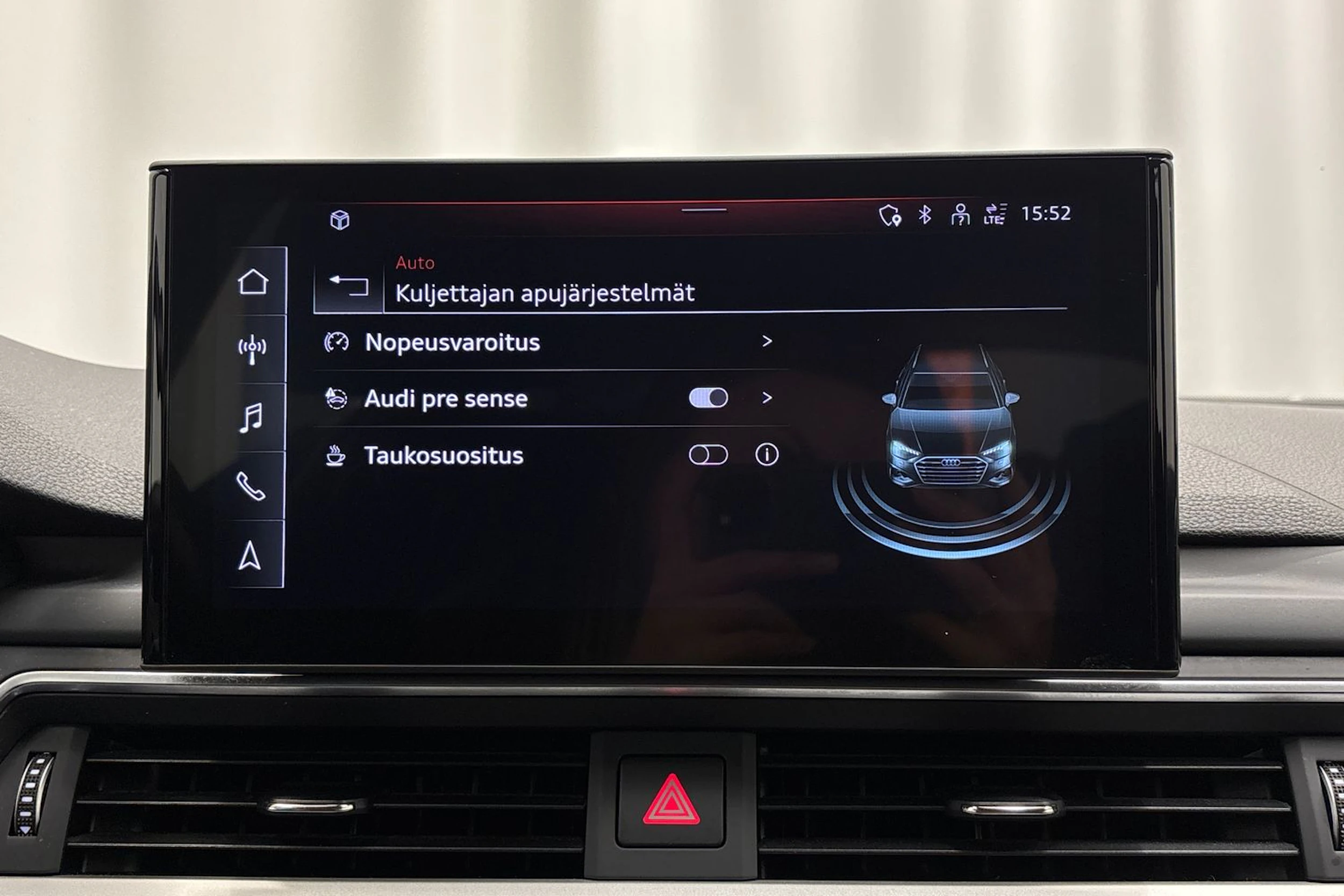 harmaa Audi A4 2020 kuva 18.