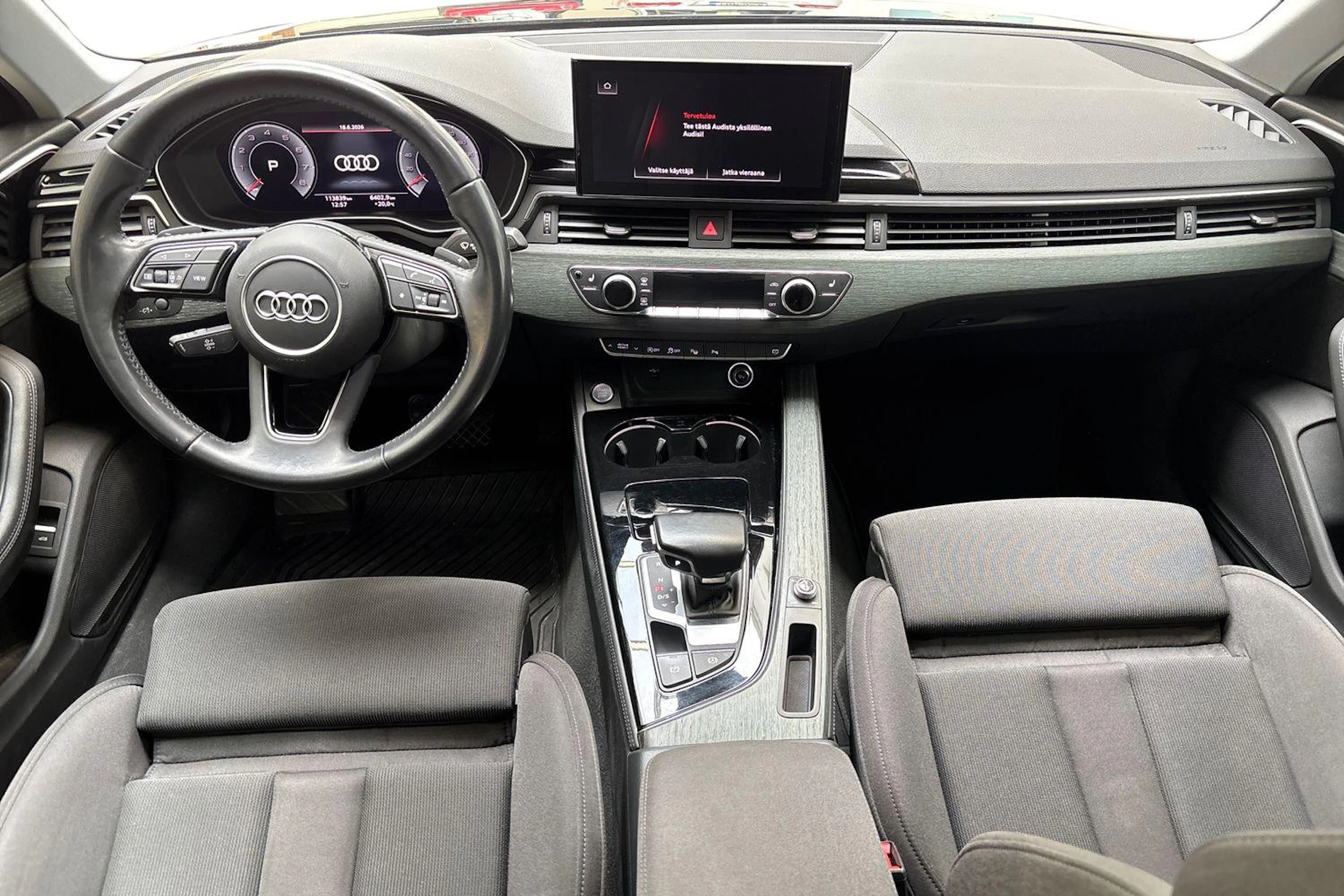 Musta Audi A4 2020 kuva 9.