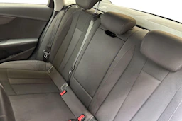 Musta Audi A4 2020 kuva 11.