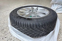 Musta Audi A4 2020 kuva 15.