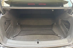 Musta Audi A4 2020 kuva 16.