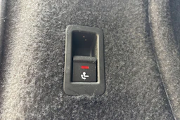 Musta Audi A4 2020 kuva 17.