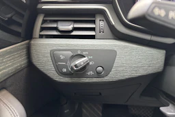 Musta Audi A4 2020 kuva 21.