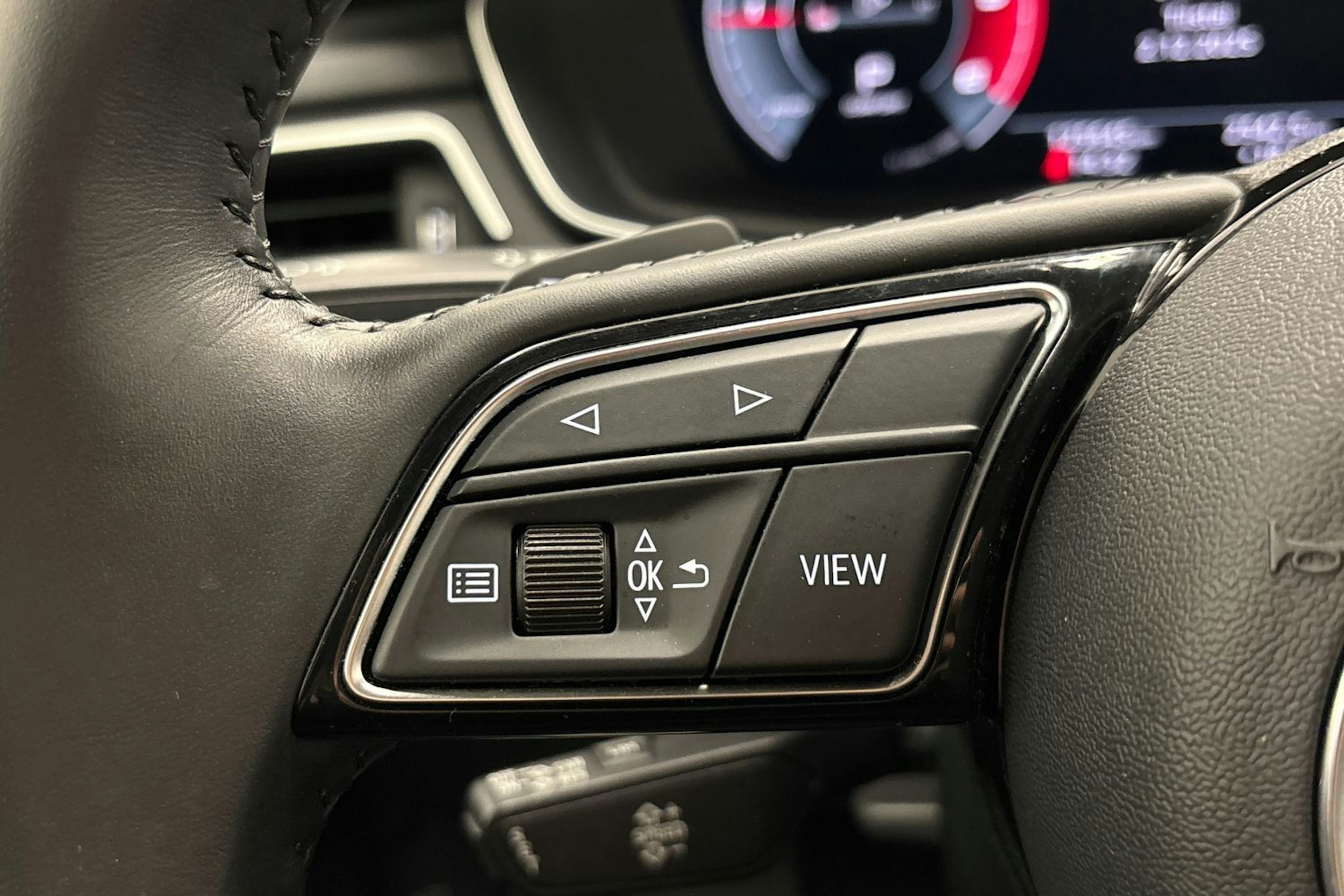 valkoinen Audi A4 2020 kuva 16.