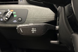 valkoinen Audi A4 2020 kuva 18.