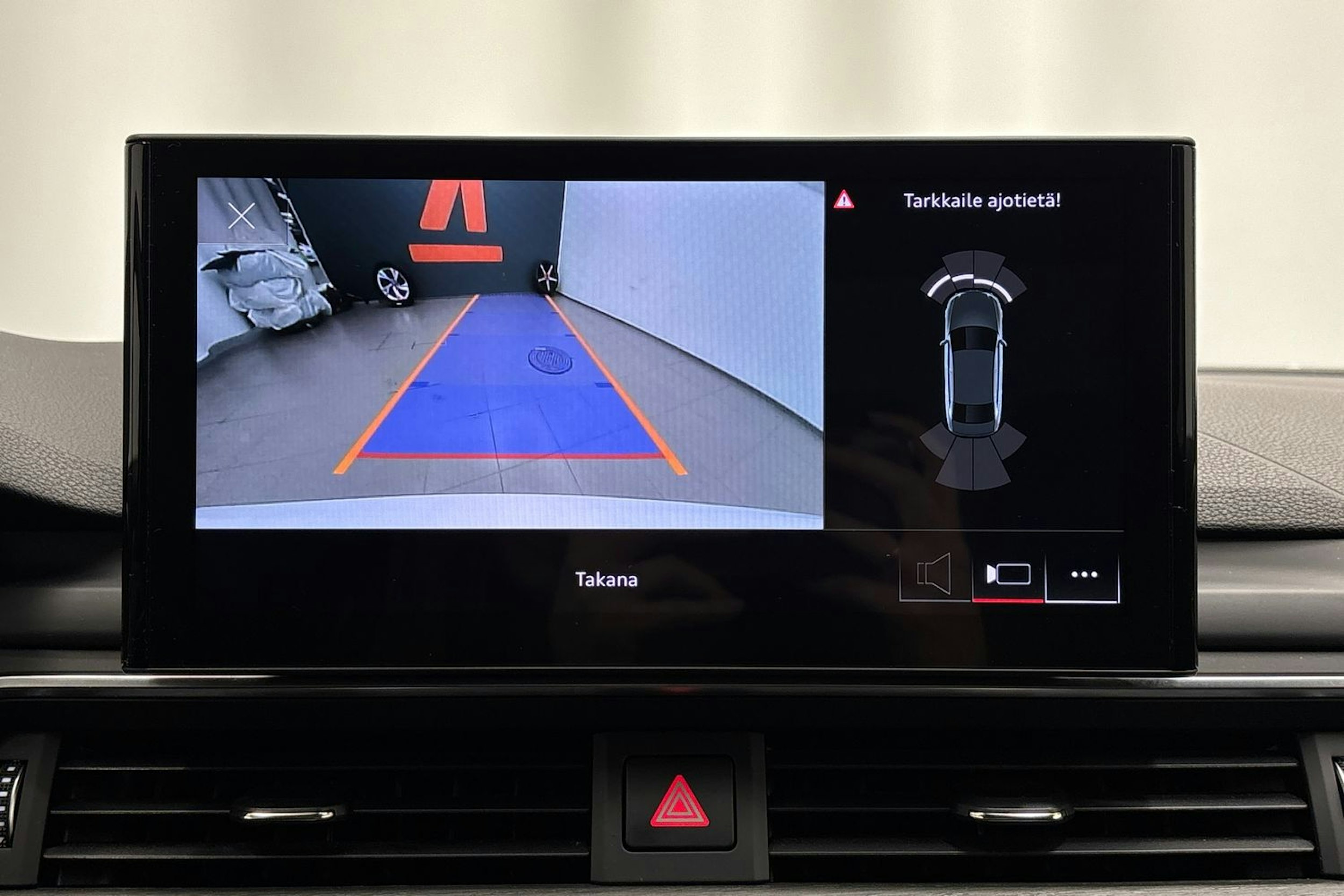 valkoinen Audi A4 2020 kuva 20.