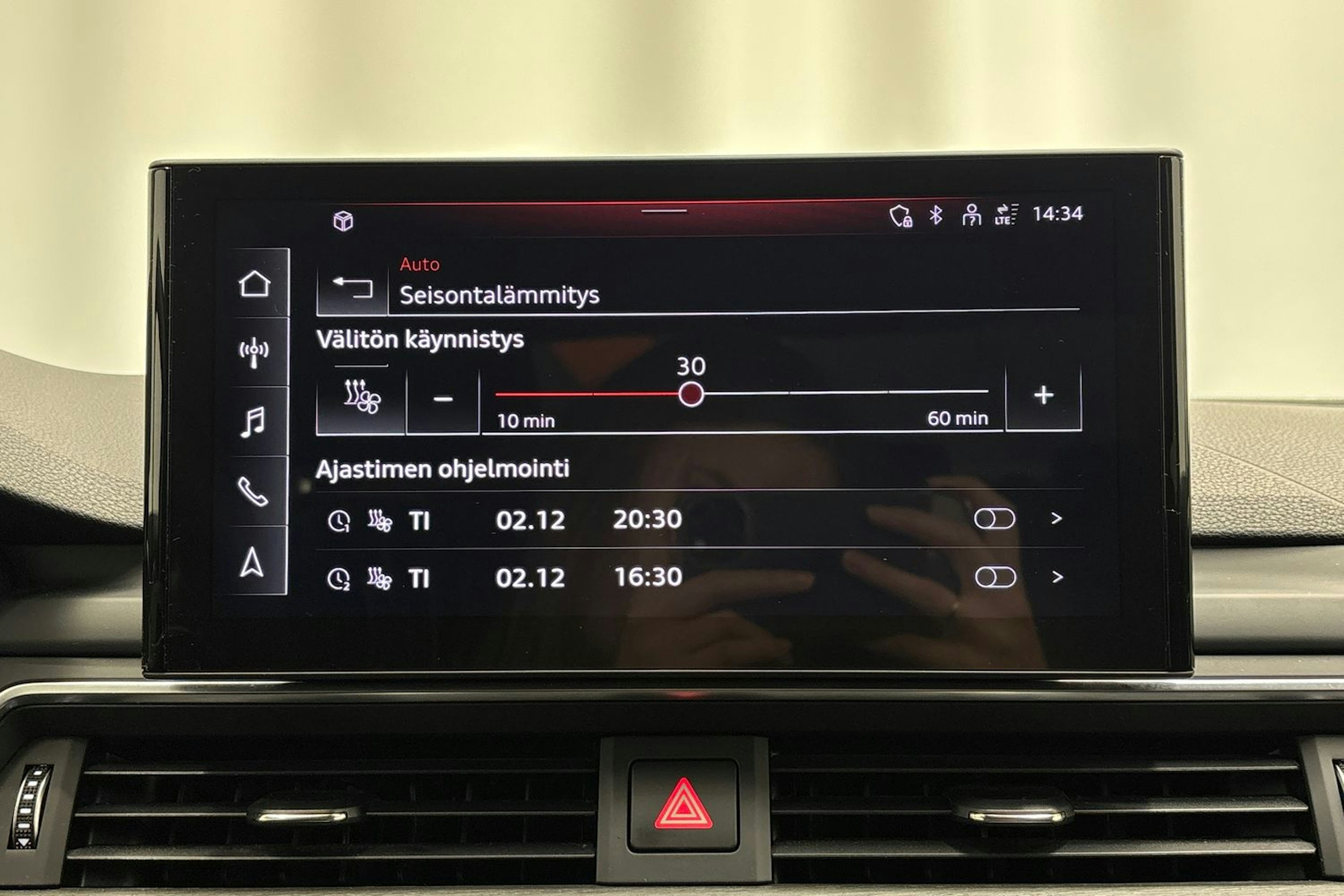 valkoinen Audi A4 2020 kuva 21.