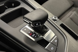 valkoinen Audi A4 2020 kuva 24.