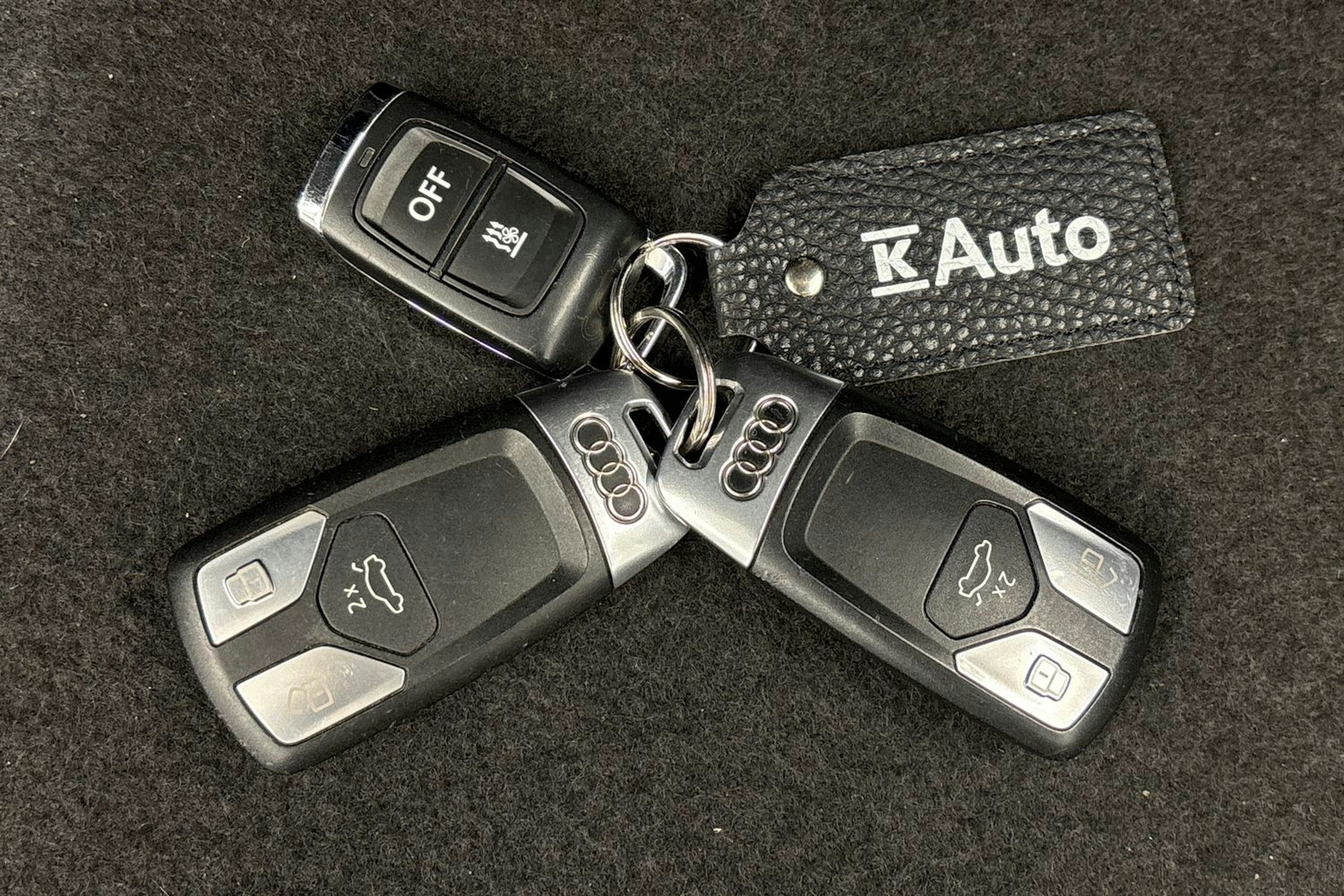 valkoinen Audi A4 2020 kuva 26.