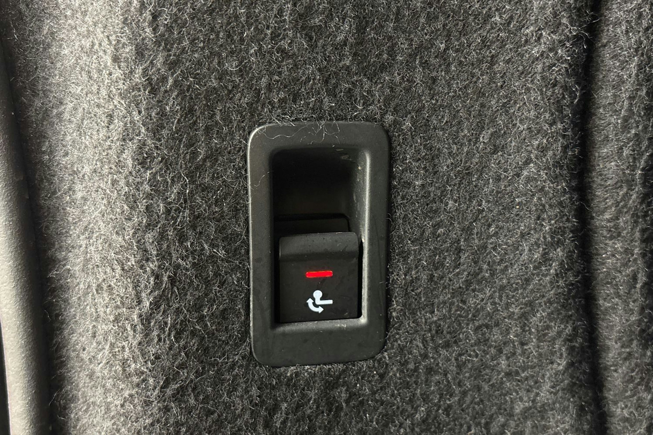 valkoinen Audi A4 2020 kuva 27.