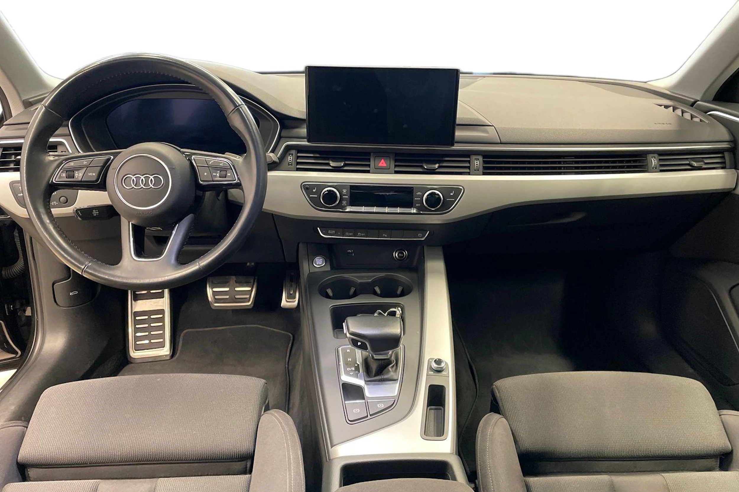 Musta Audi A4 2020 kuva 7.