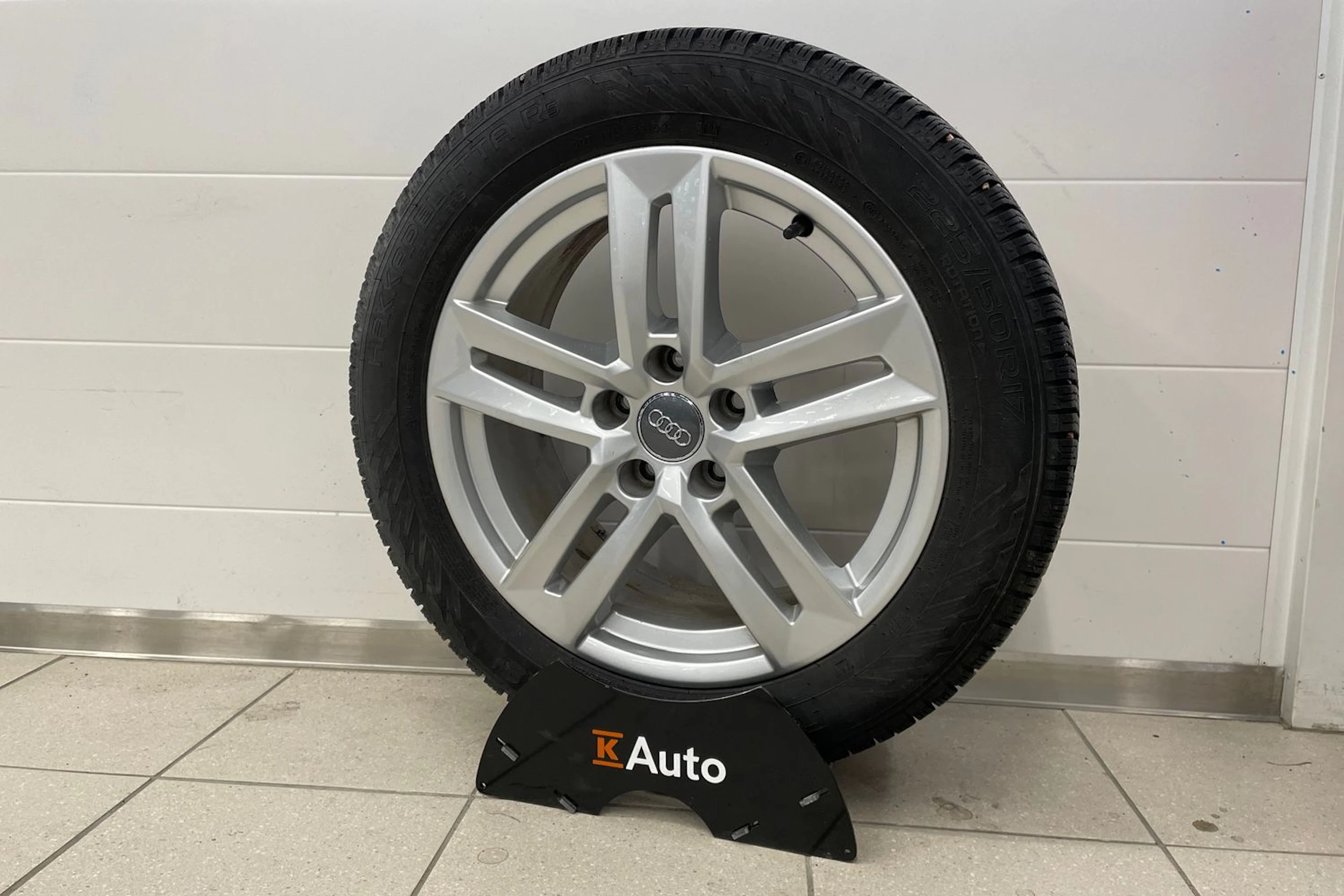 Musta Audi A4 2020 kuva 10.