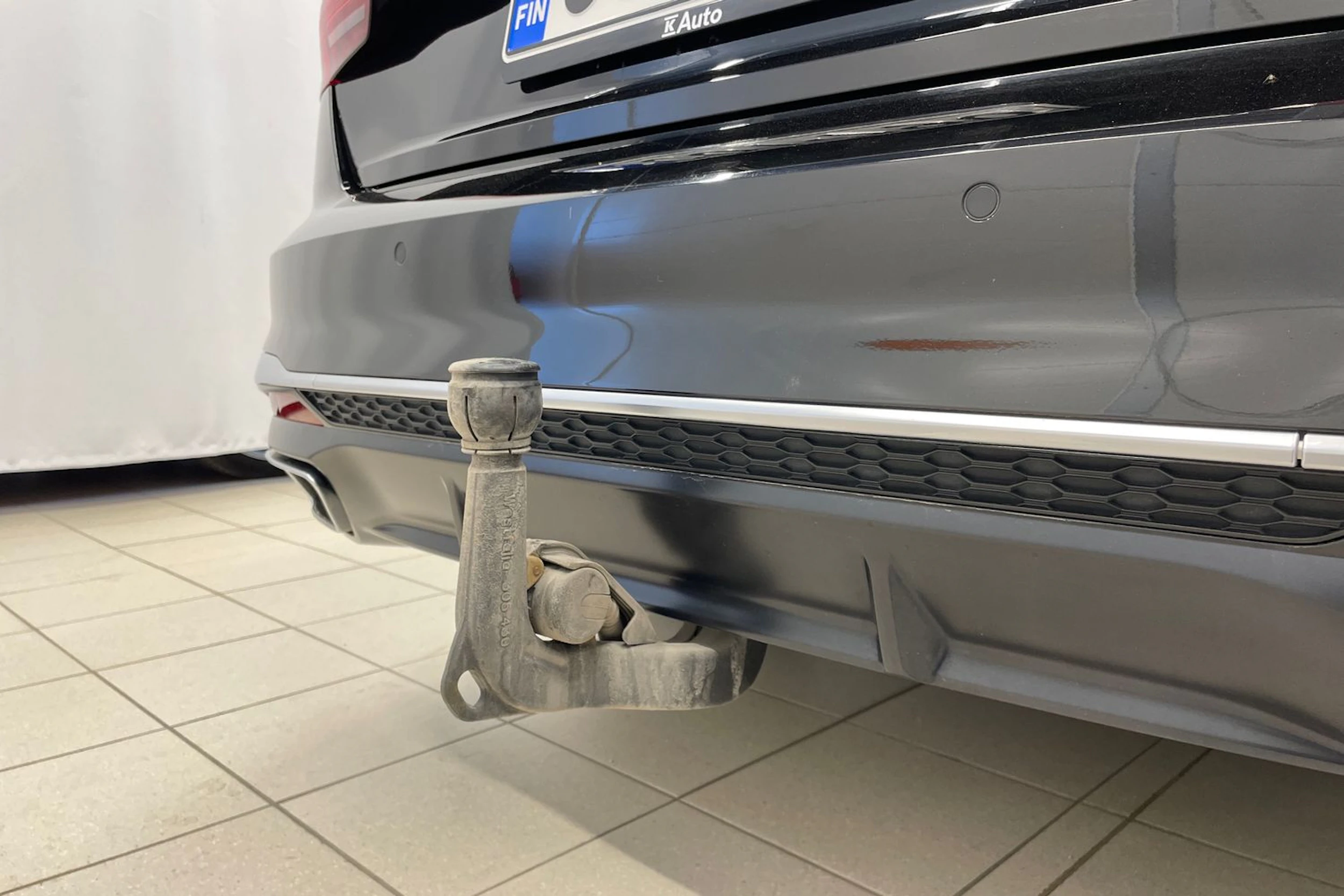 Musta Audi A4 2020 kuva 13.