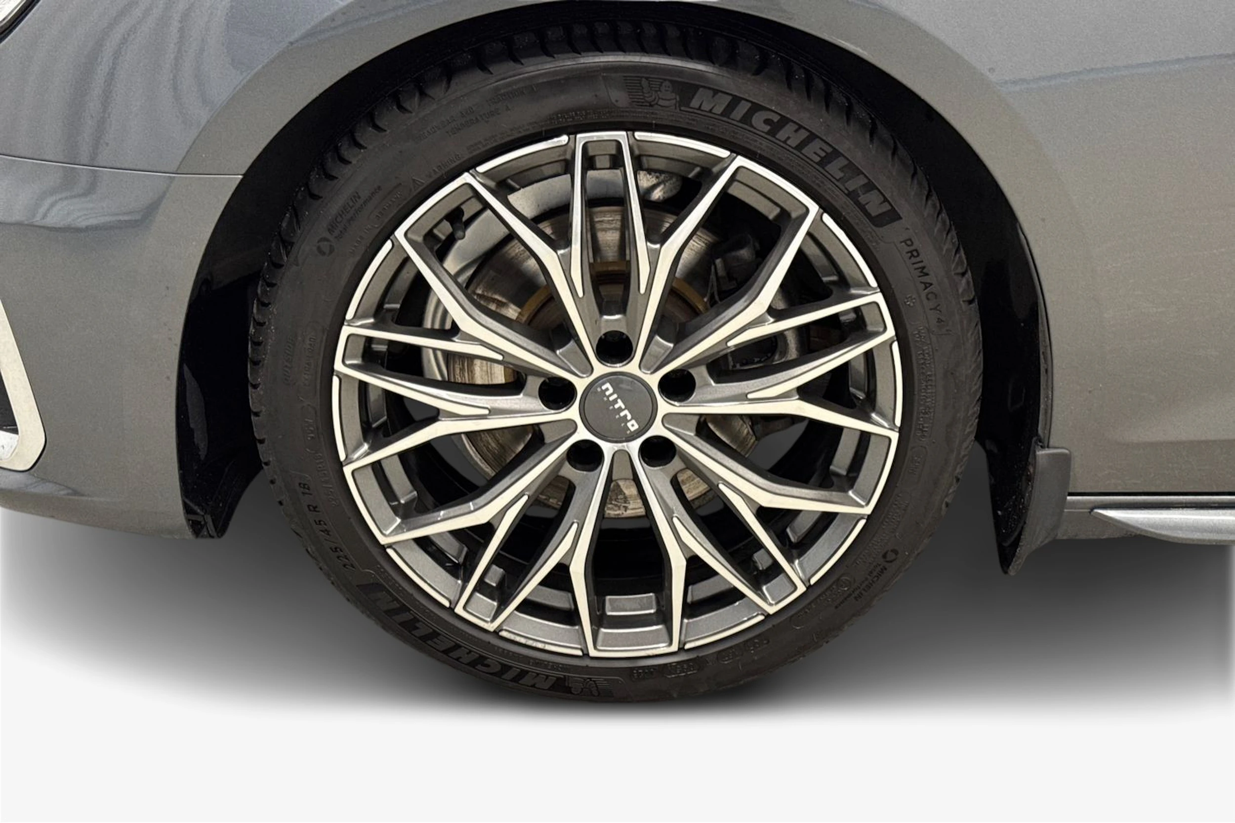 harmaa Audi A4 2020 kuva 12.