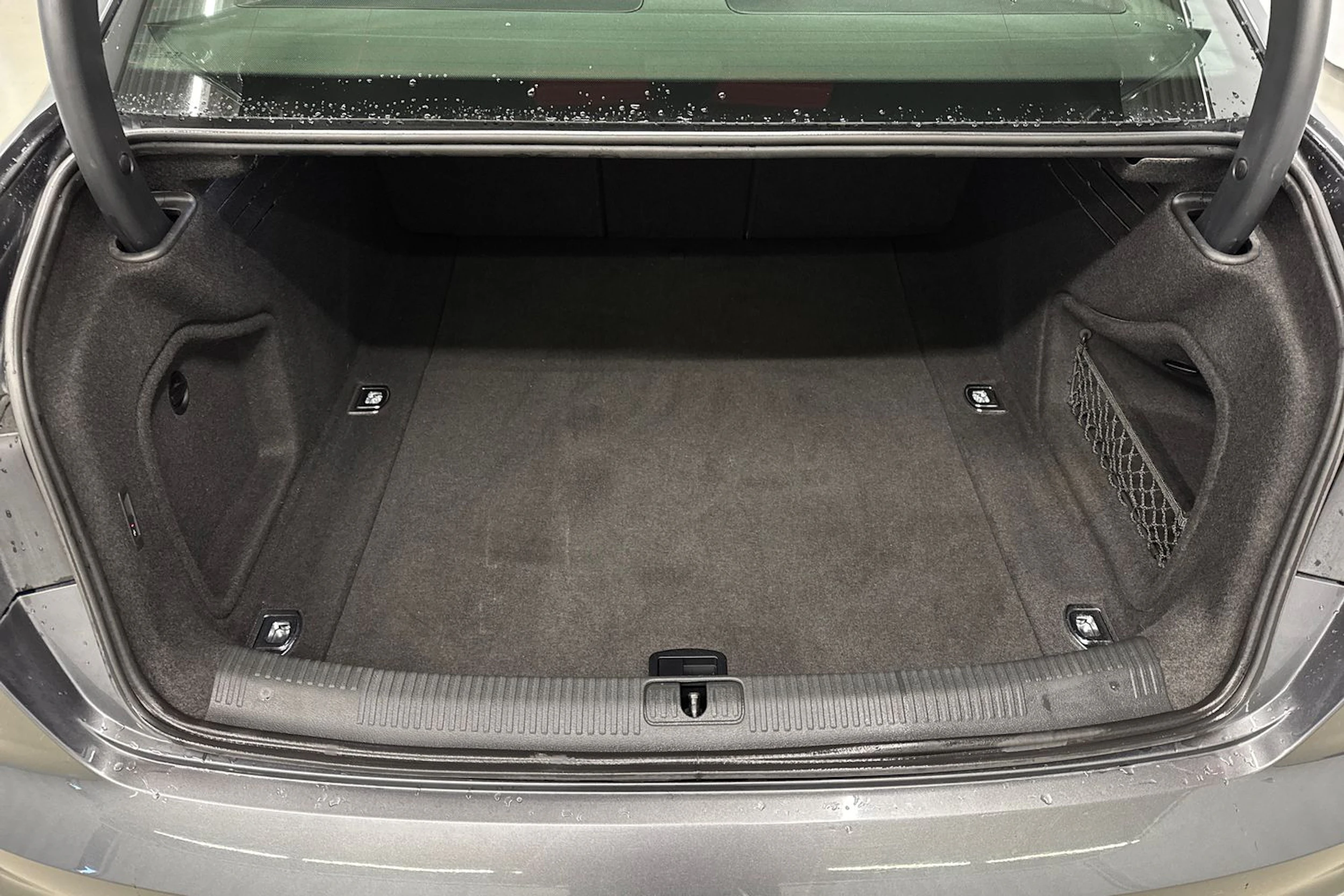 harmaa Audi A4 2020 kuva 16.