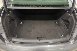 harmaa Audi A4 2020 kuva 16.