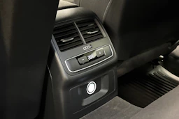 harmaa Audi A4 2020 kuva 26.