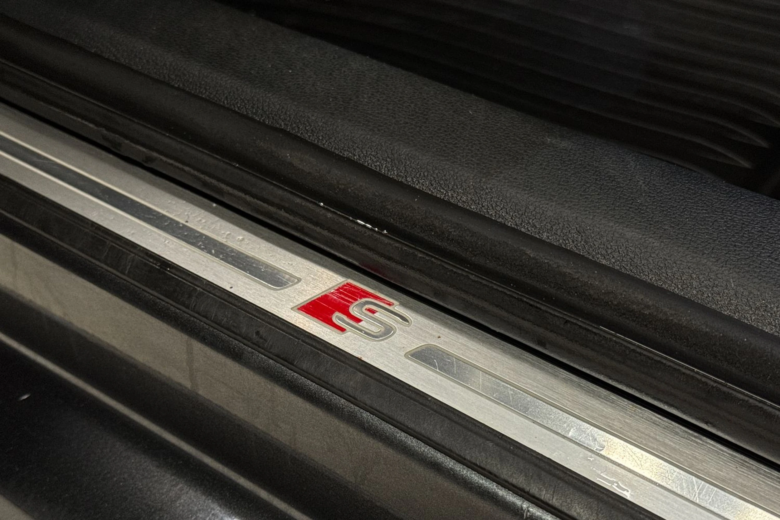harmaa Audi A4 2020 kuva 27.
