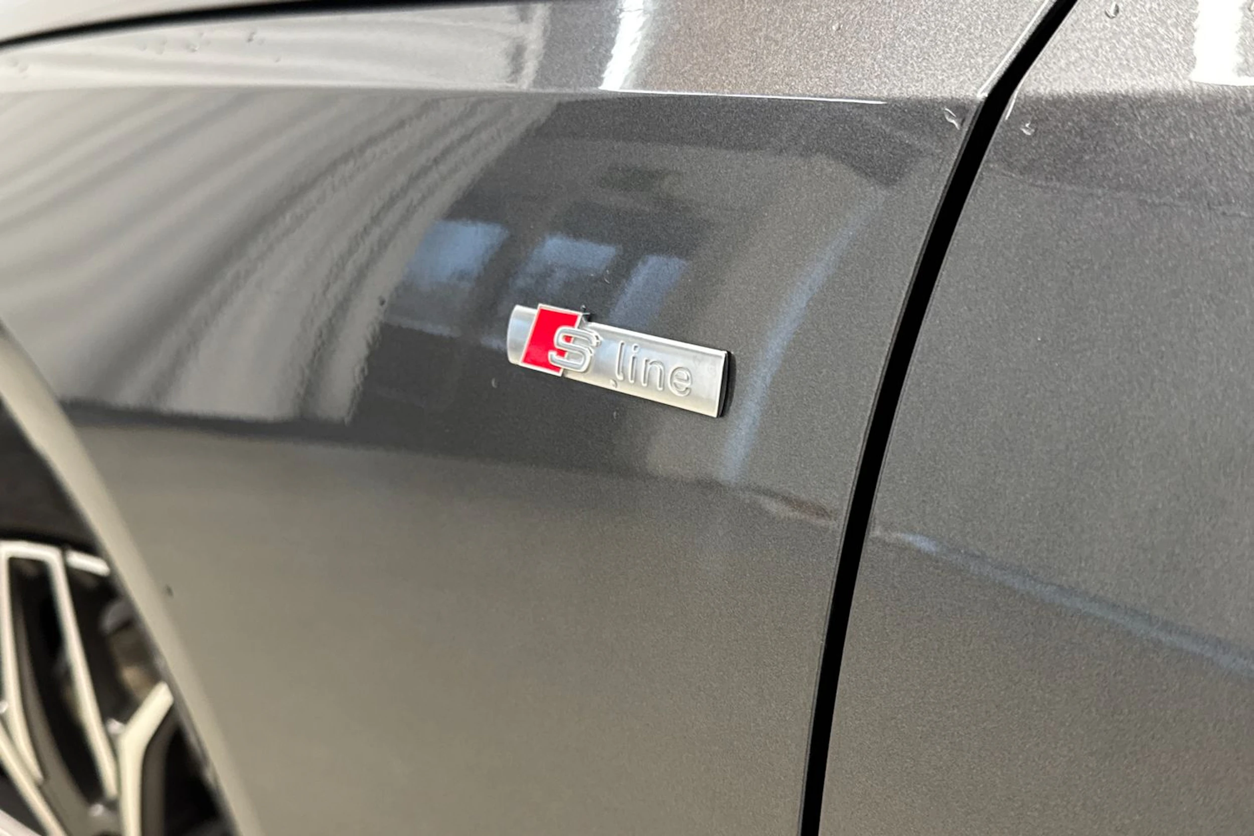 harmaa Audi A4 2020 kuva 28.