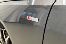 harmaa Audi A4 2020 kuva 28.