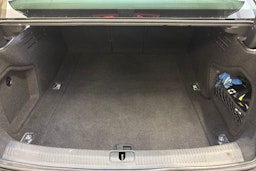 musta Audi A4 2020 kuva 14.