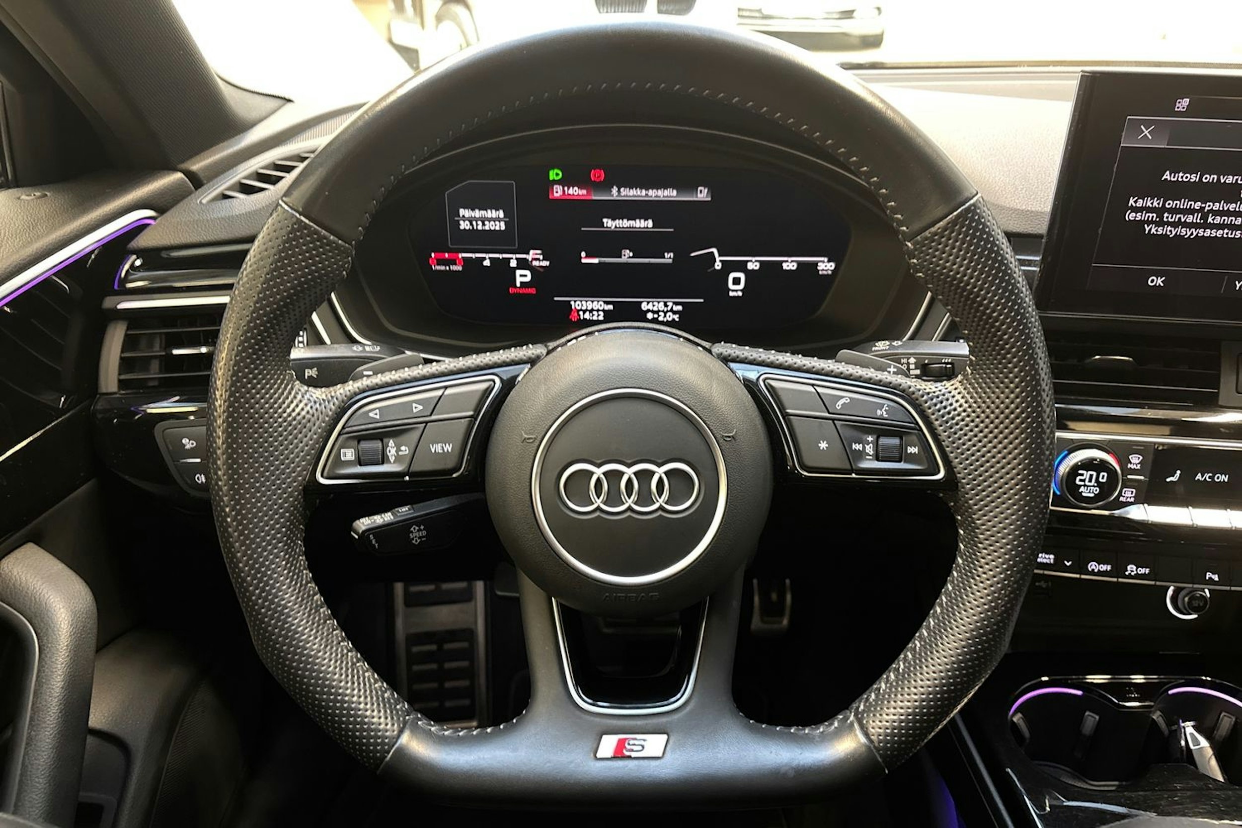 musta Audi A4 2020 kuva 17.