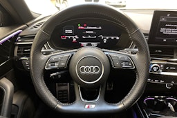 musta Audi A4 2020 kuva 17.