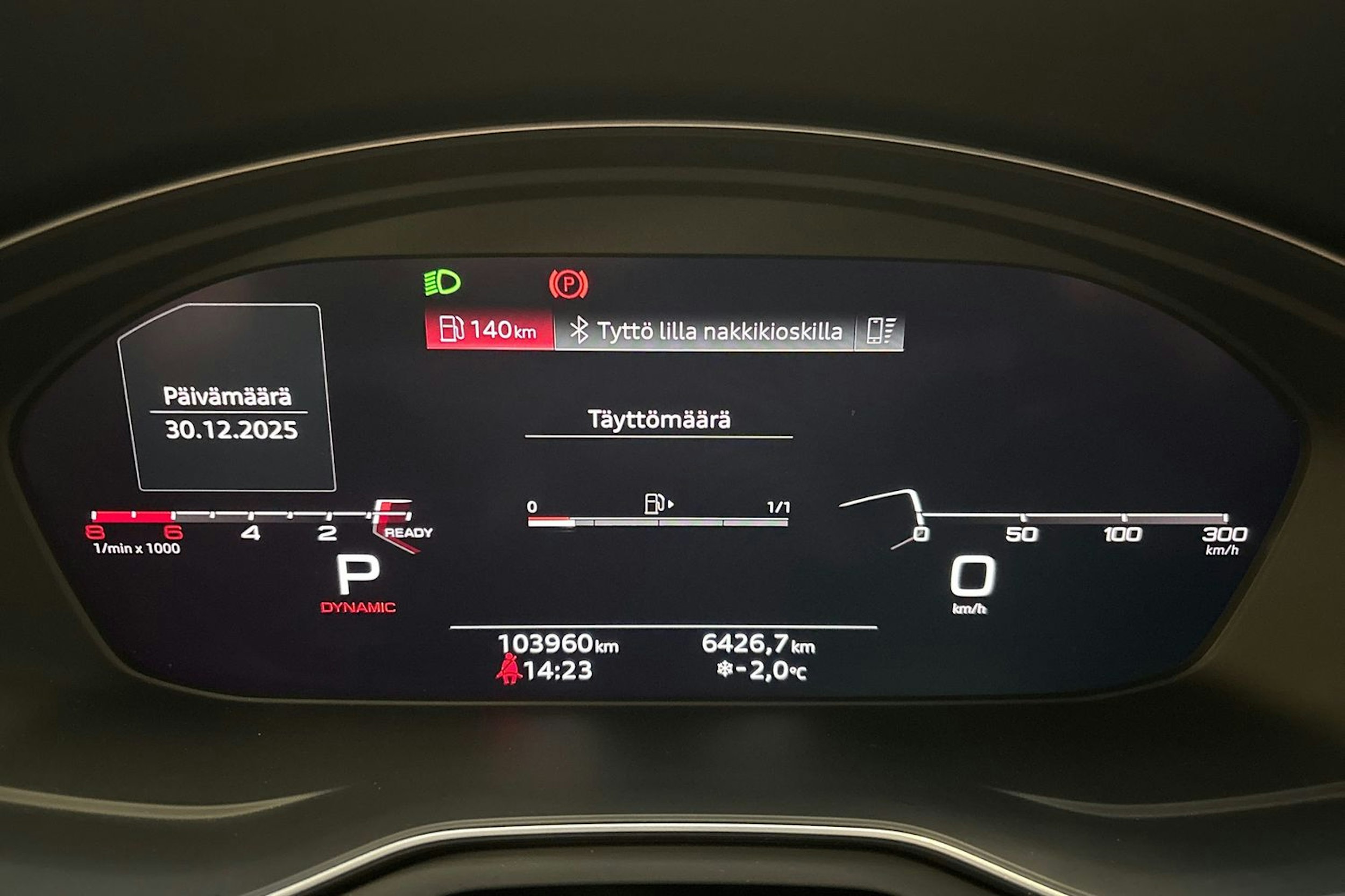 musta Audi A4 2020 kuva 18.
