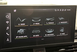 musta Audi A4 2020 kuva 20.