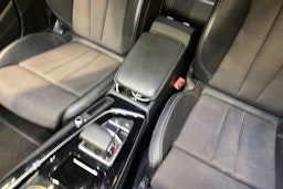 musta Audi A4 2020 kuva 23.