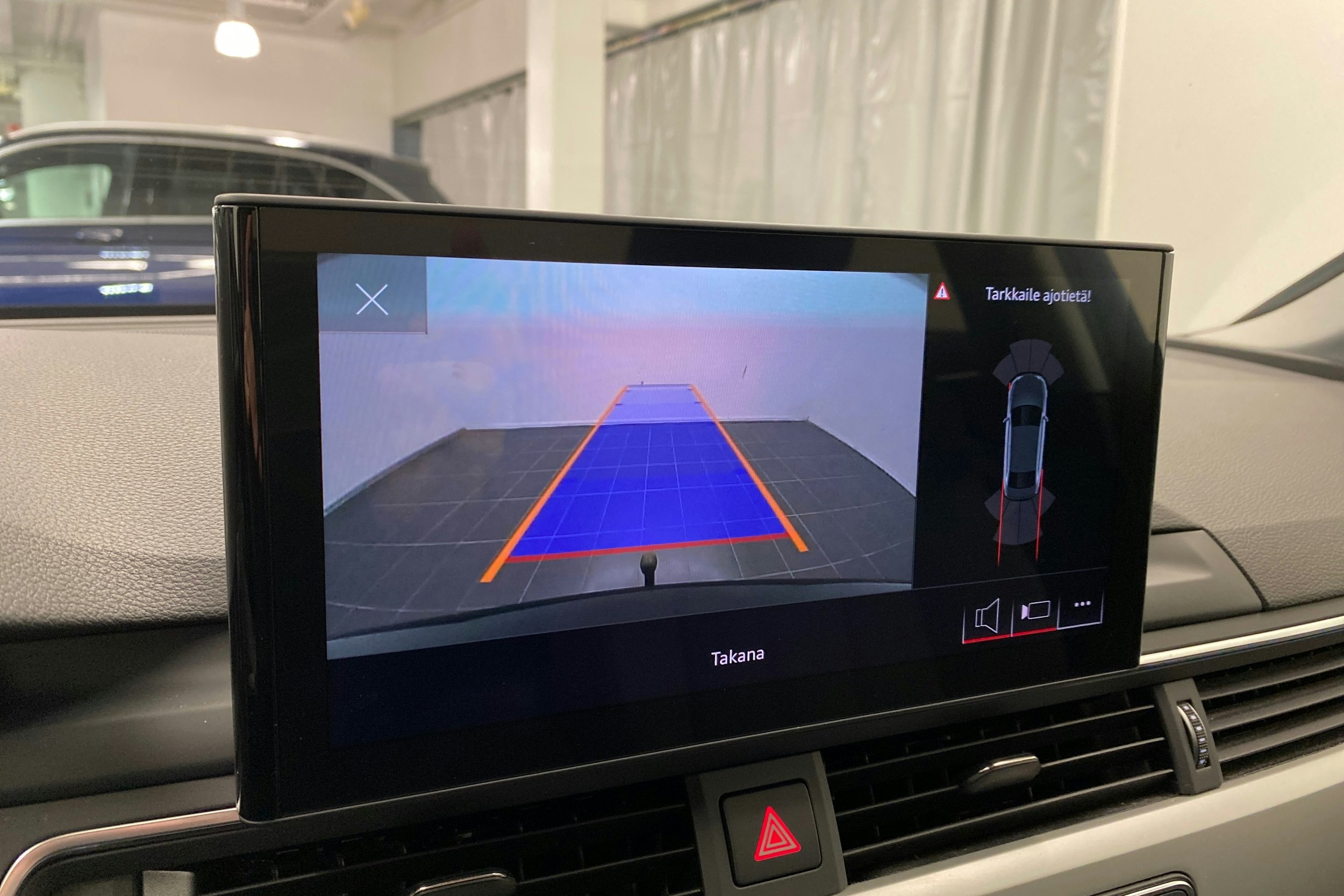 Musta Audi A4 2020 kuva 14.