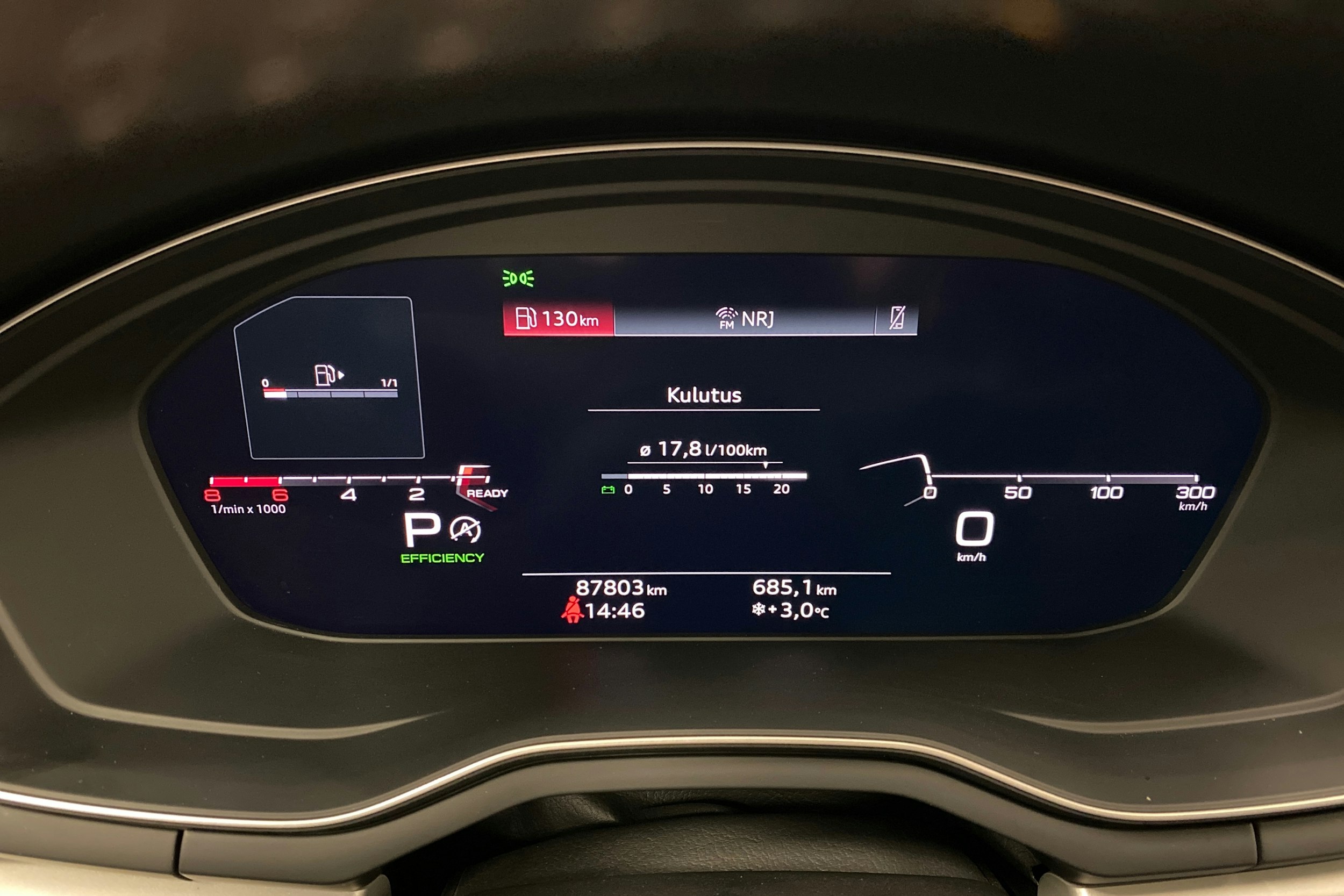 Musta Audi A4 2020 kuva 16.